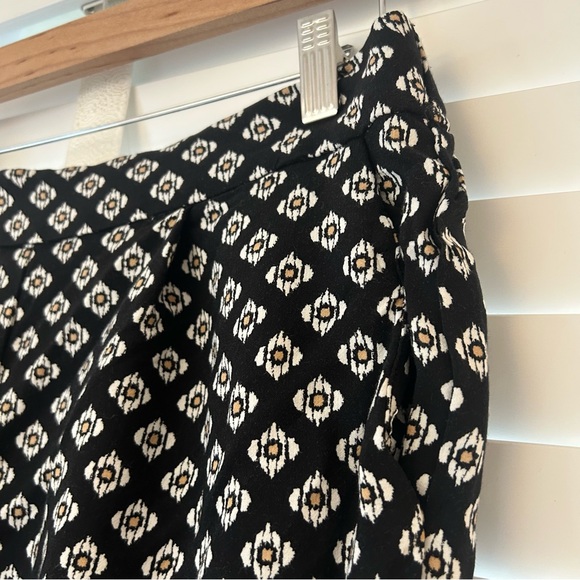 LOFT Wide Leg Pants The Pull On Black White Geometric Cropped Small Petite - Picture 6 of 13